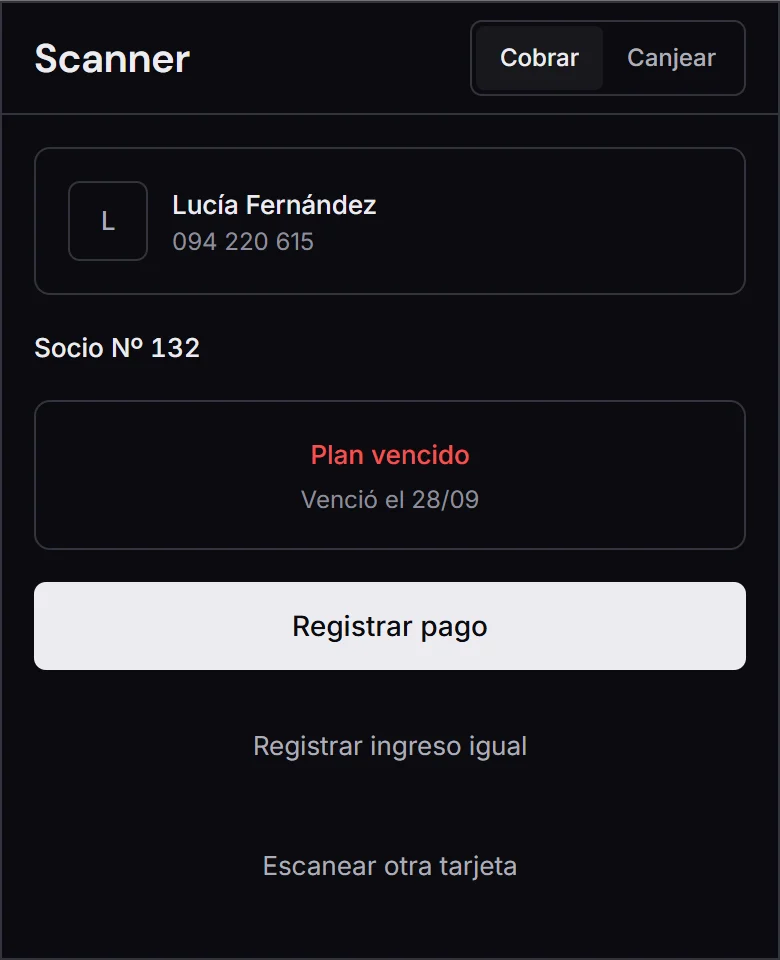 Escáner: Socio Nº 132, Plan vencido, venció el 28/09; botones Registrar pago y Registrar ingreso igual